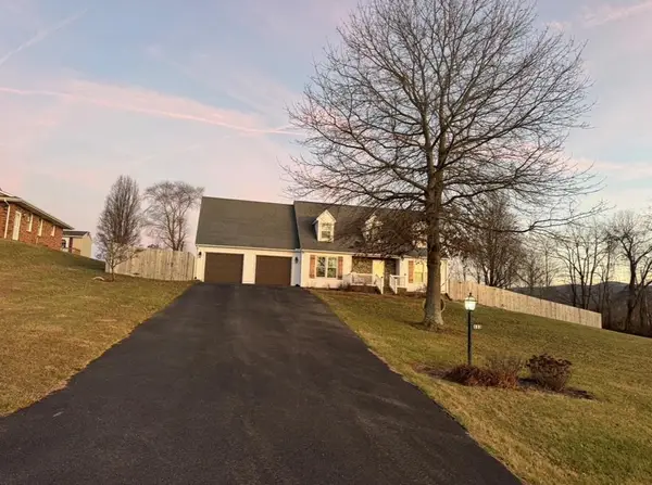 113 Four Apple Ave, Chilhowie, VA 24319