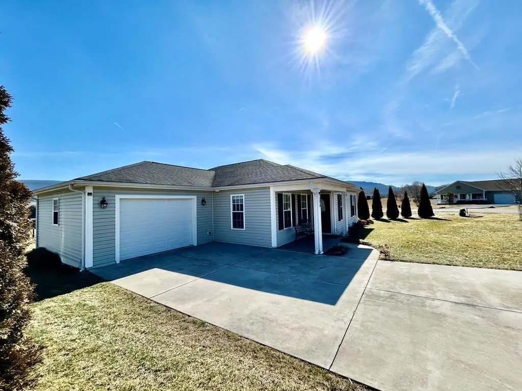 206 Ridge Dr, Lebanon, VA 24266 - #1