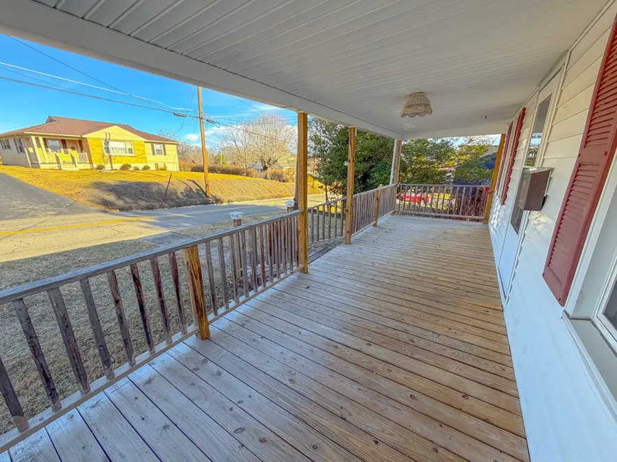 915 Fisher Road, Wytheville, VA 24382 - #2