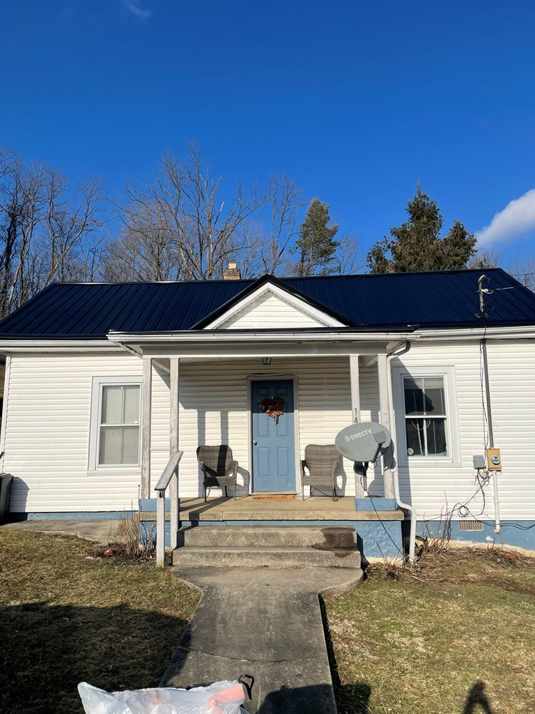 144 Hotel Ave, Tazewell, VA 24651 - #2
