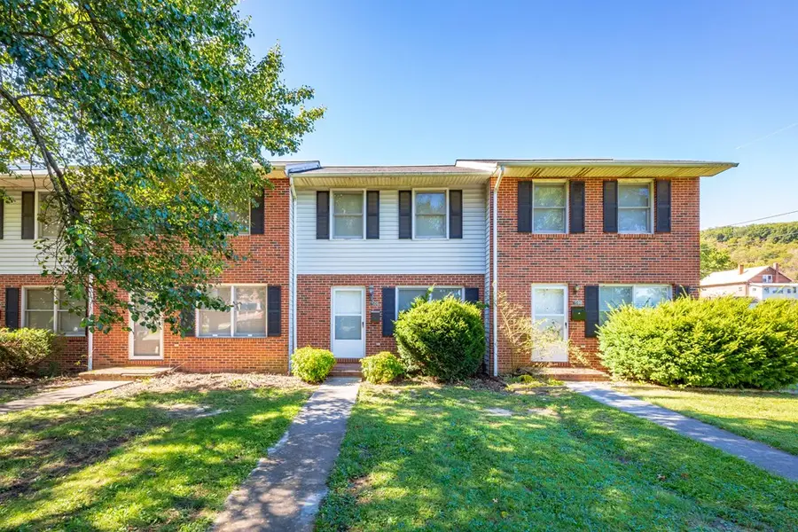 1506 Reservoir St, Wytheville, VA 24382 - #2