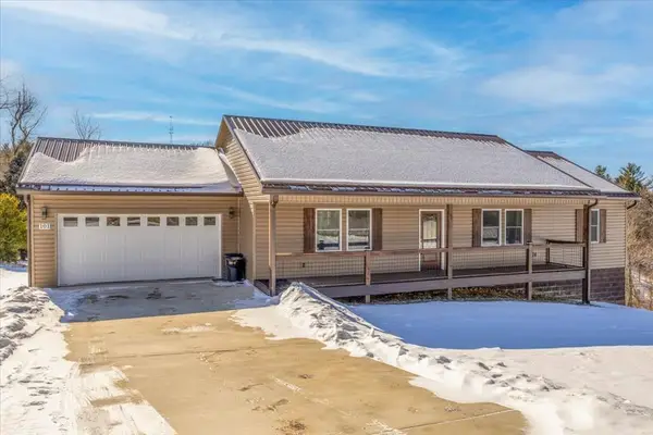 101 Heritage Ln, Galax, VA 24333