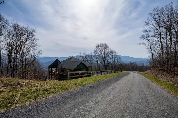 178 Holiday Lane, Whitetop, VA 24292