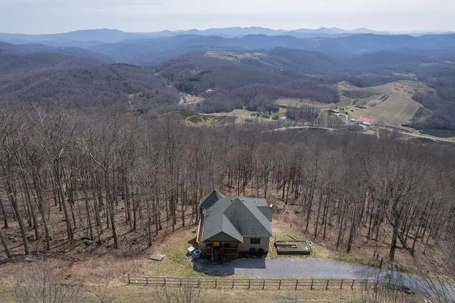 178 Holiday Lane, Whitetop, VA 24292 - #2