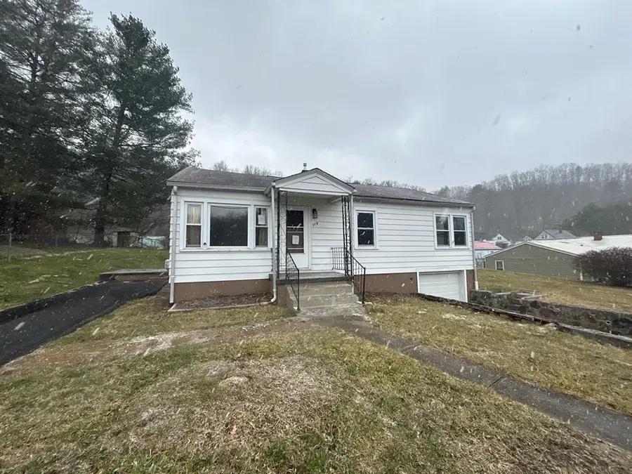 319 EDGEWOOD ROAD, Bluefield, VA 24605 - #2