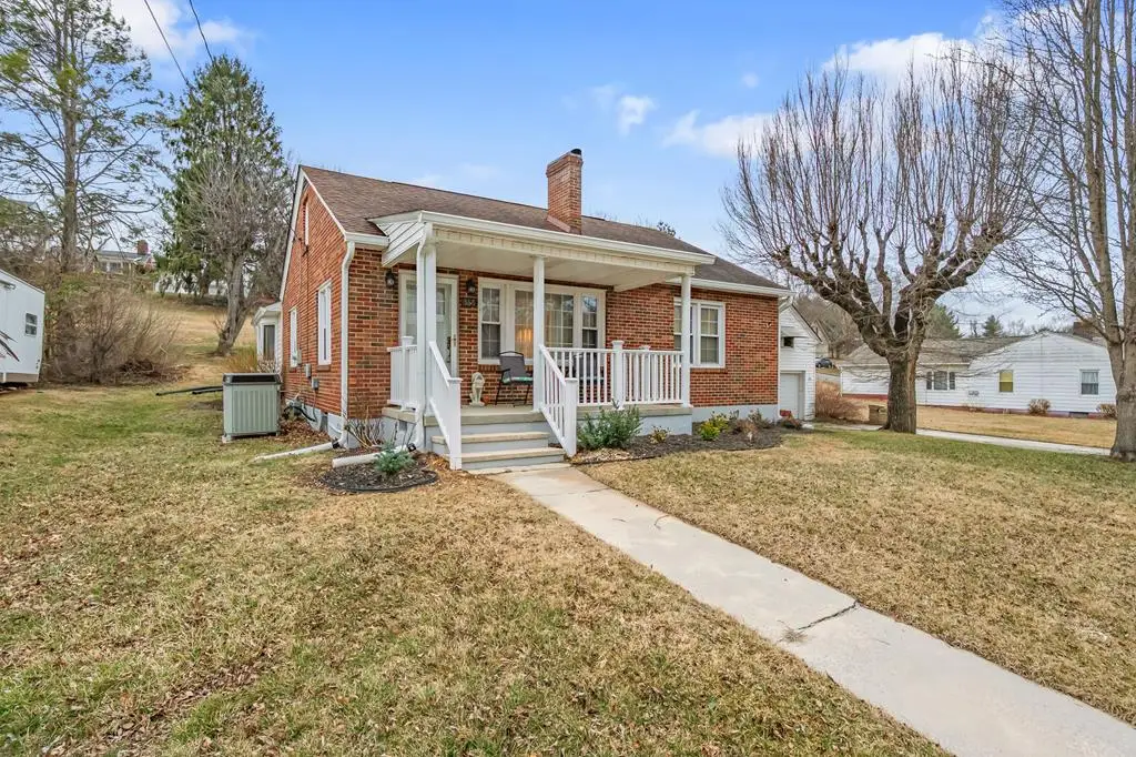 455 Valley St, Wytheville, VA 24382 - #1