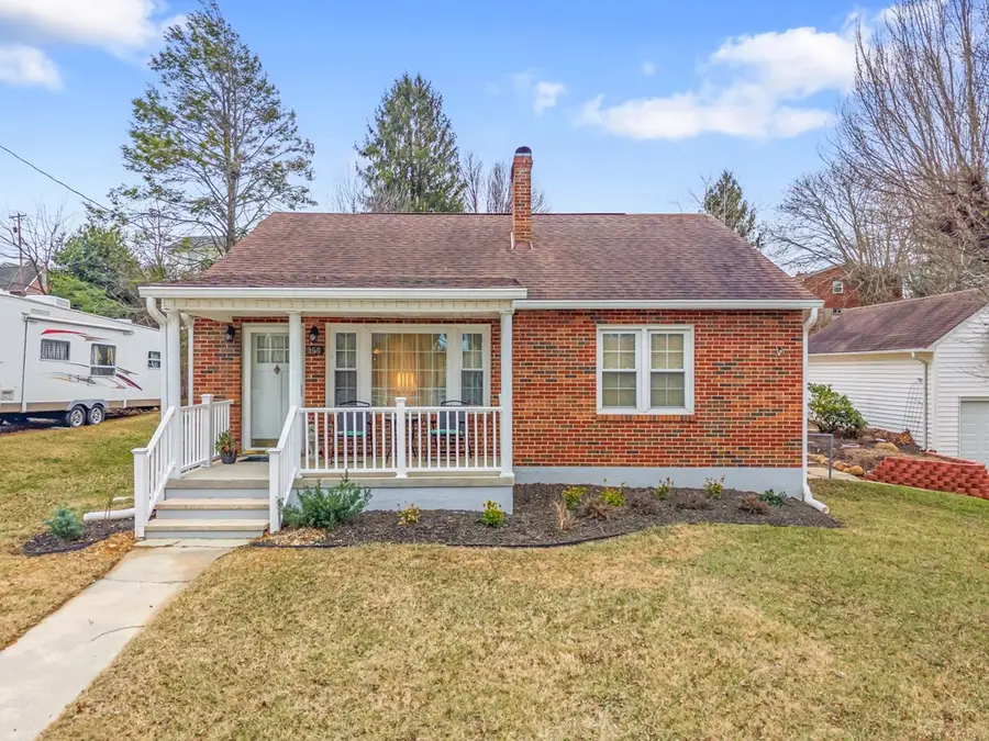 455 Valley St, Wytheville, VA 24382 - #2