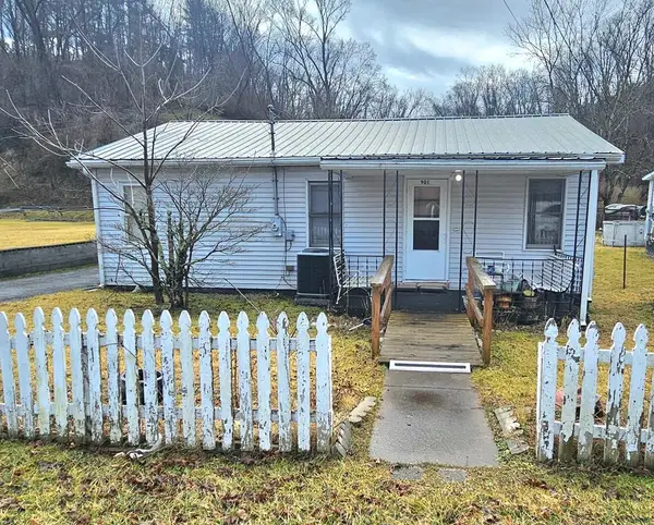901 Maplewood Lane, Tazewell, VA 24651