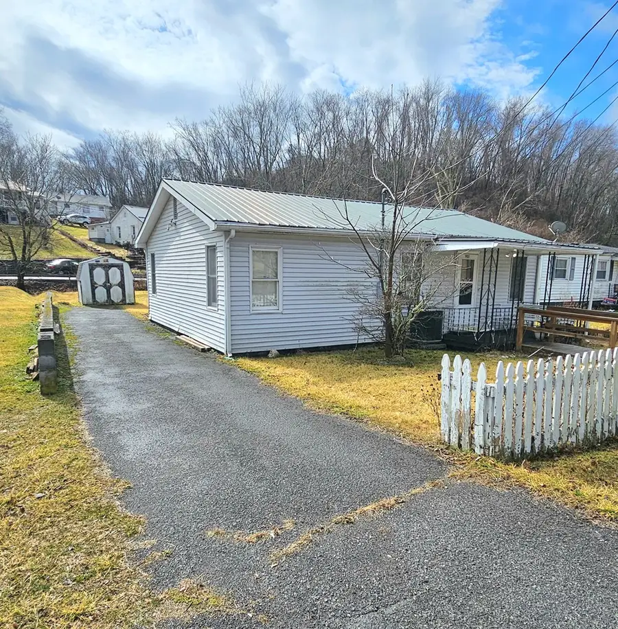 901 Maplewood Lane, Tazewell, VA 24651 - #2