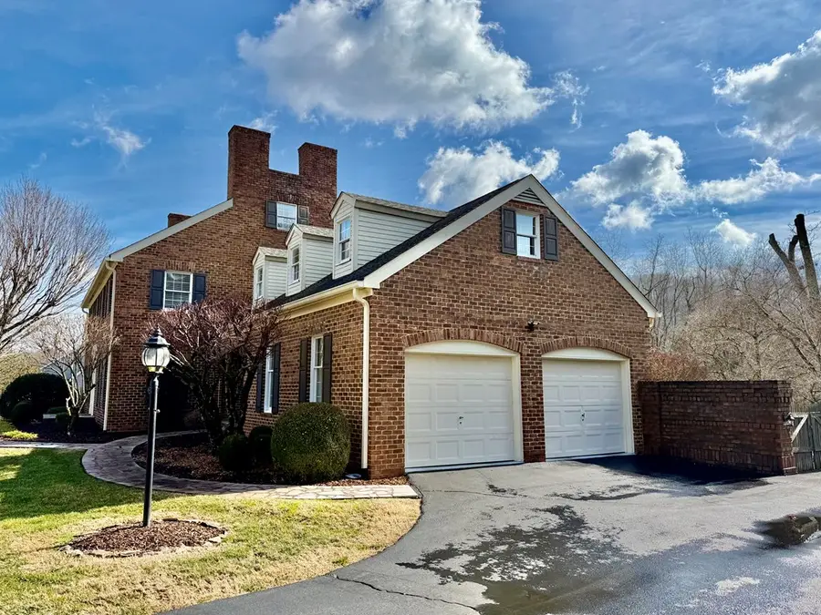 244 Roscommon Drive, Bristol, TN 37620 - #3