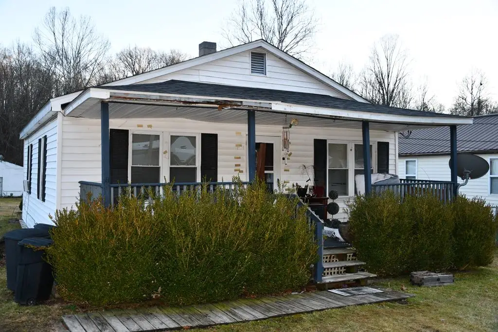 126 Brown Bottom Ln, Cedar Bluff, VA 24609 - #1