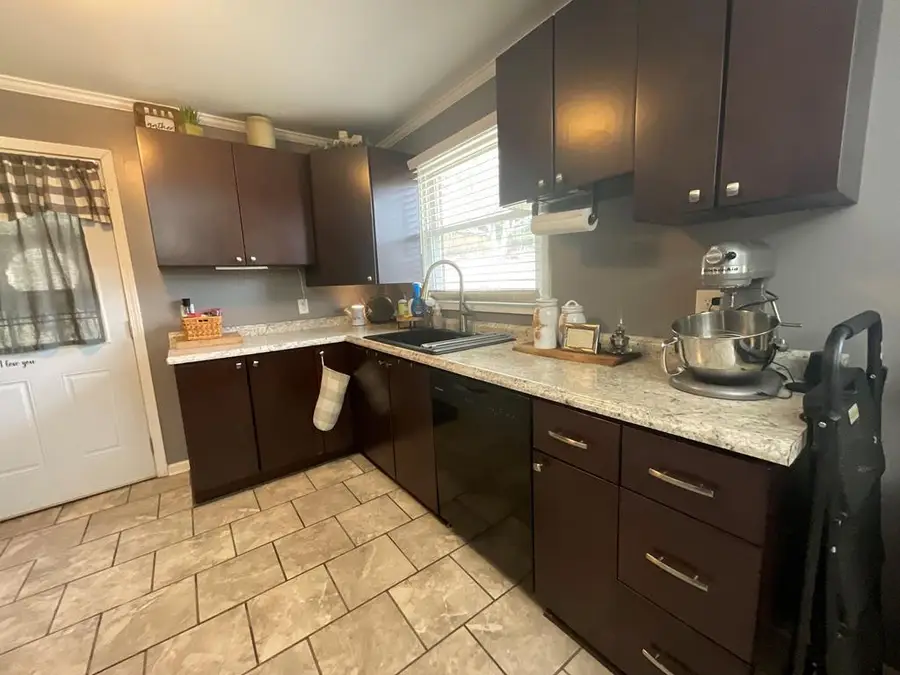 329 Hill St., Hillsville, VA 24343 - #2