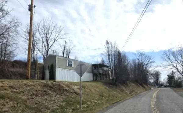 553 Carlock Creek Rd, Chilhowie, VA 24375