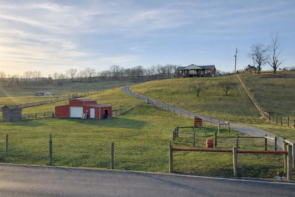 108 Meredith Ln, Tazewell, VA 24651 - #1