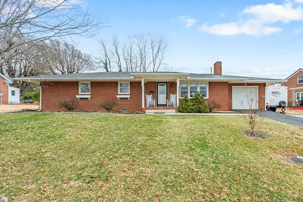 375 Pine St, Wytheville, VA 24382