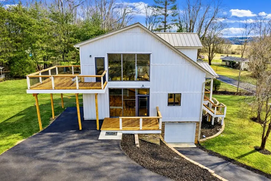 3000 Glade Rd, Blacksburg, VA 24060 - #3