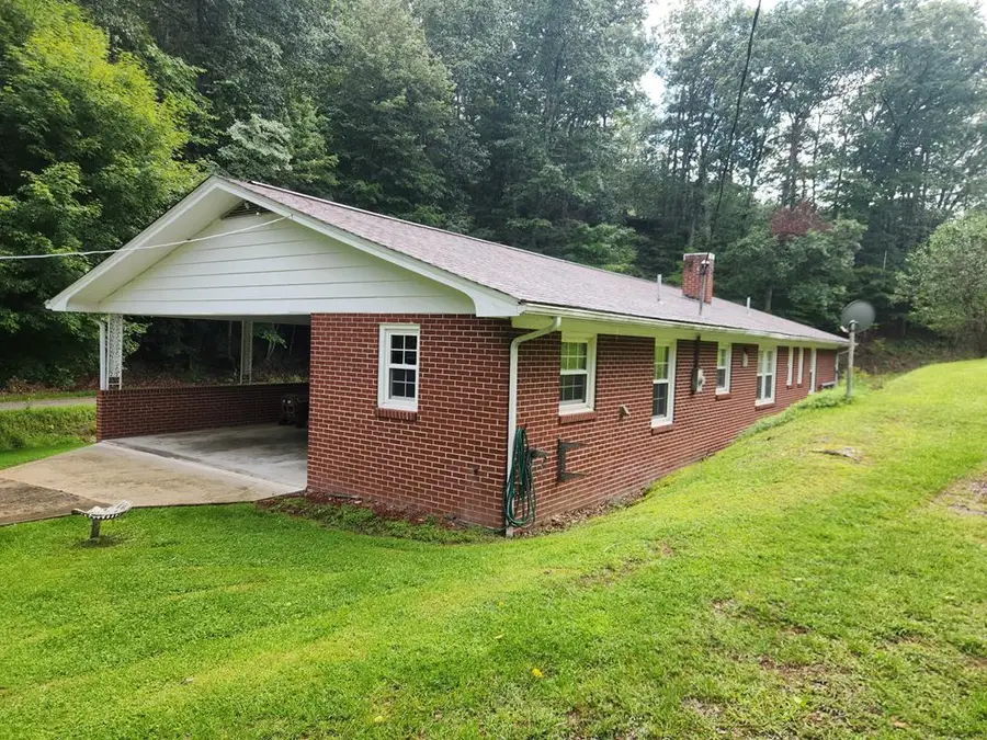 743 Greasy Creek Rd, Wytheville, VA 24382 - #2