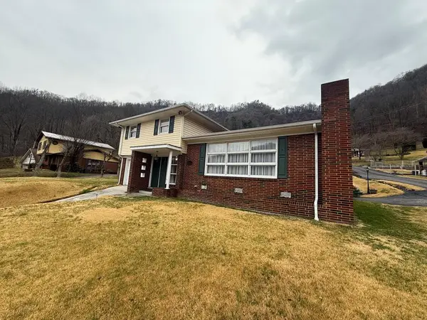 1016 Plum Lane, Oakwood, VA 24631