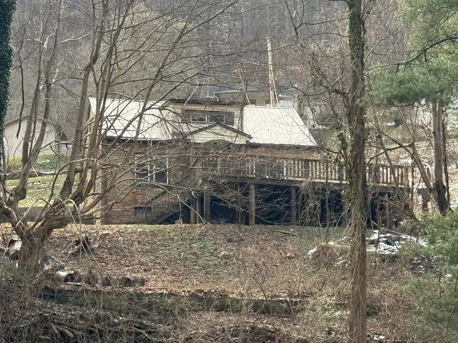 1148 Russell Hill Street, Grundy, VA 24614 - #2