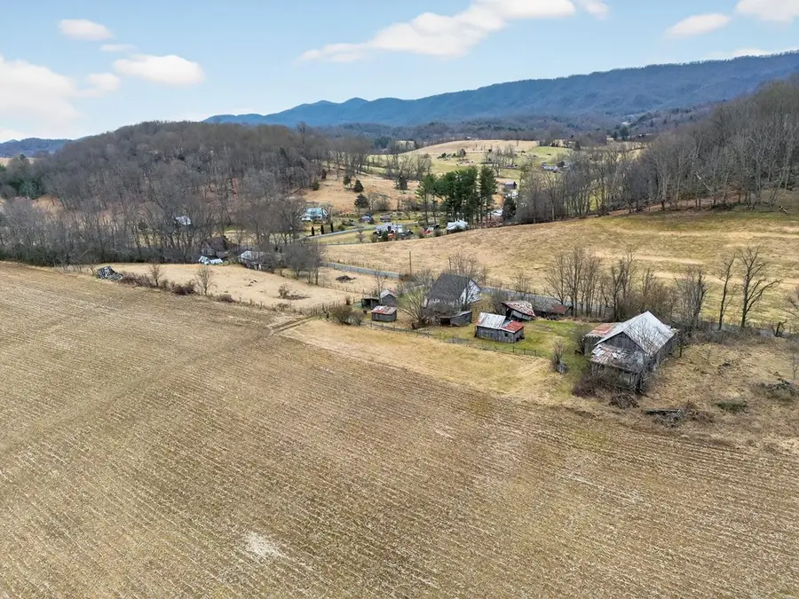 38813 Widener Valley Rd, Glade Spring, VA 24340 - #3