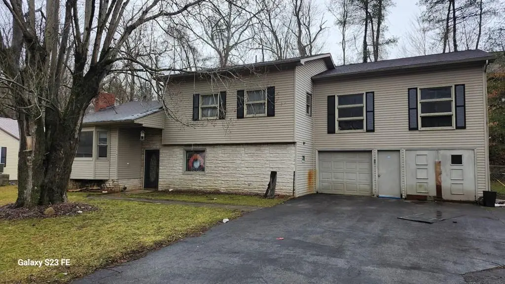 804 First St, Richlands, VA 24641 - #1