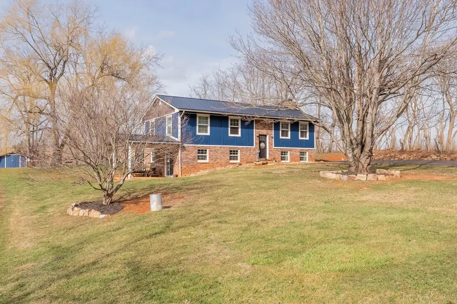 610 Austinville Rd, Wytheville, VA 24382 - #2
