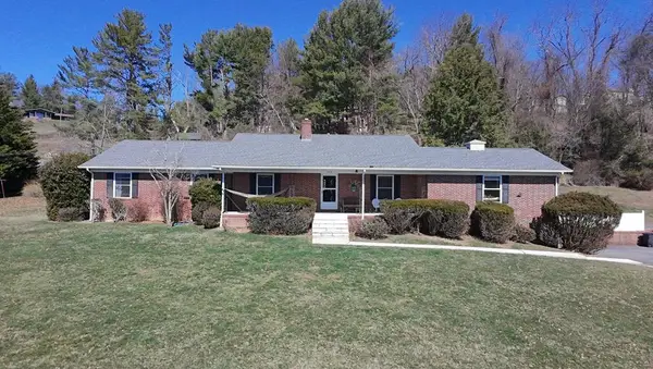 233 Holly Street, Marion, VA 24354