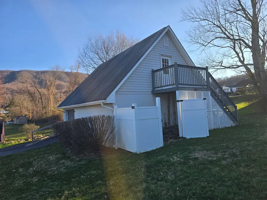 187 Painter Street, Tazewell, VA 24651 - #2