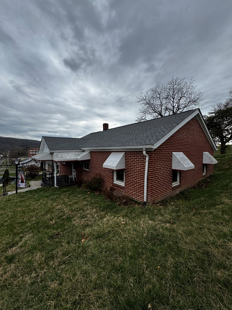 715 Franklin Ave, Pulaski, VA 24301 - #2