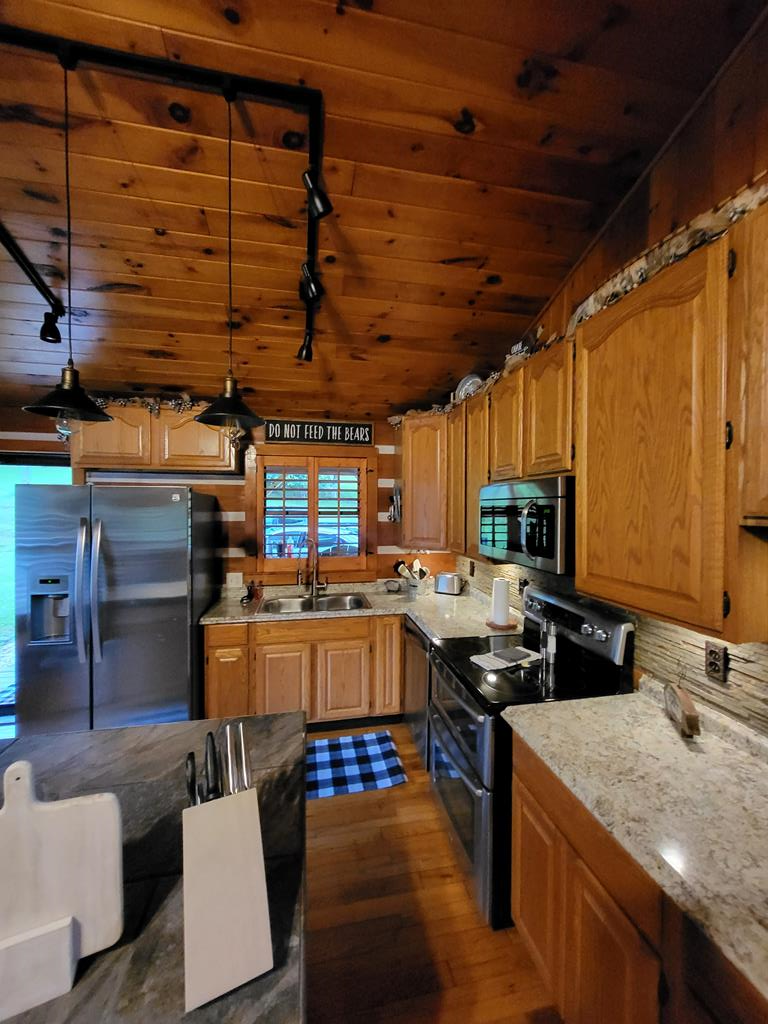21220 Lakeshore DR, Abingdon, VA 24211 - #3