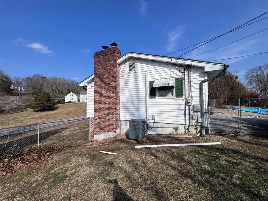 321 Valley Drive, Bristol, VA 24201 - #2