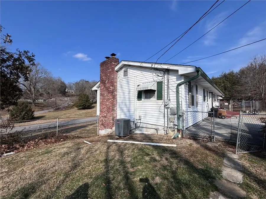 321 Valley Drive, Bristol, VA 24201 - #3