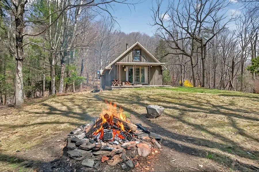 9412 Highlands Pkwy, Mouth Of Wilson, VA 24363 - #2