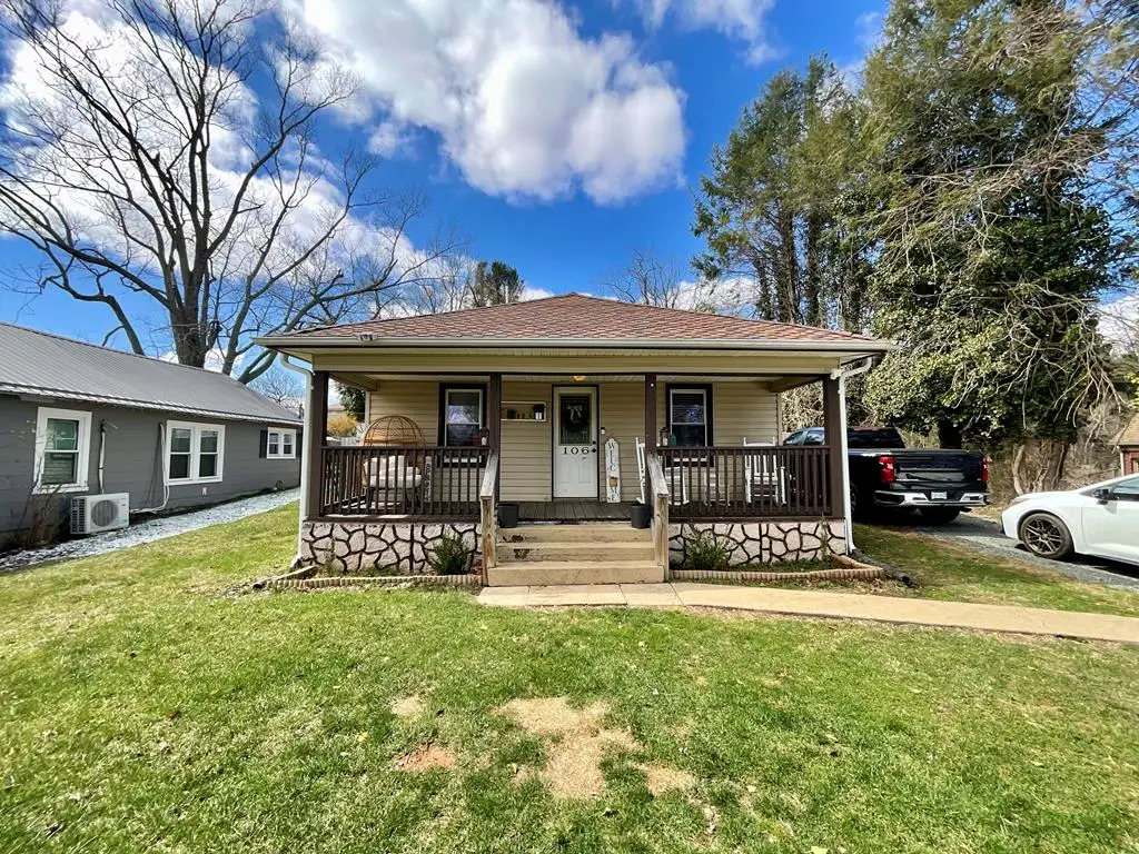 106 1st Ave, Galax, VA 24333 - #1