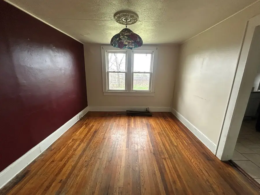 265 12th St, Wytheville, VA 24382 - #3