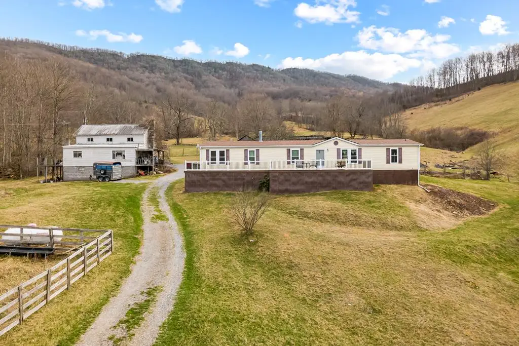 568 Round Bottom Dr., Narrows, VA 24124 - #1