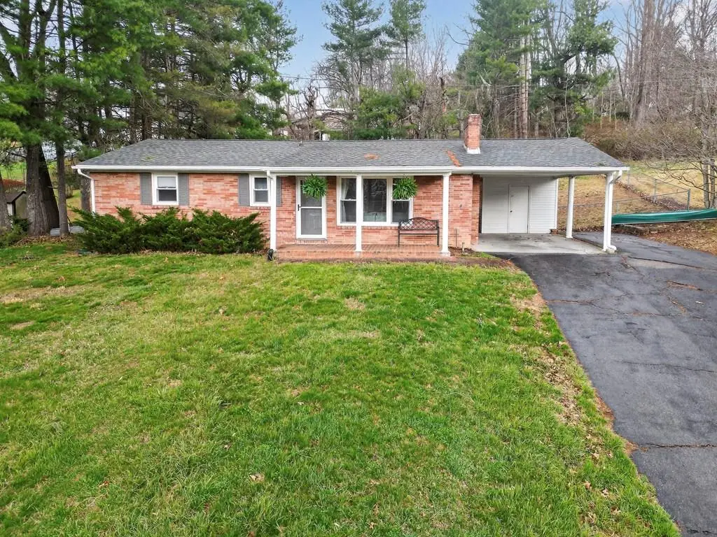 583 Fowler St, Marion, VA 24354 - #1