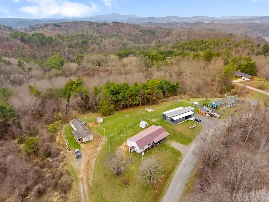 701 Lincoln Rd., Galax, VA 24333 - #2