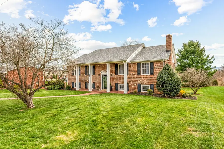 665 Mountain View Dr, Wytheville, VA 24382 - #3