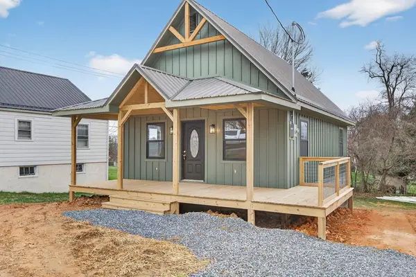 406 Look Avenue, Marion, VA 24354