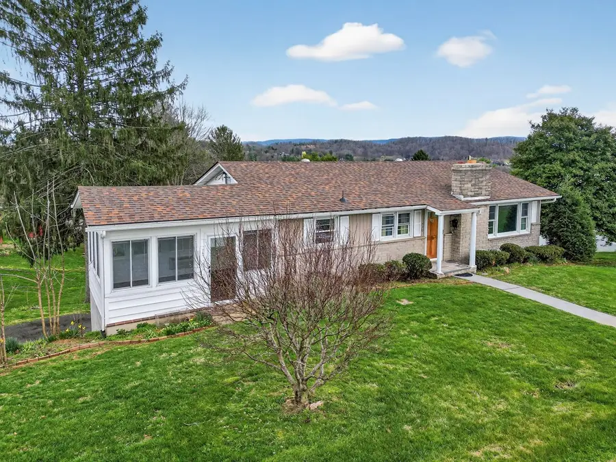 320 Lowry Drive, Abingdon, VA 24210 - #2