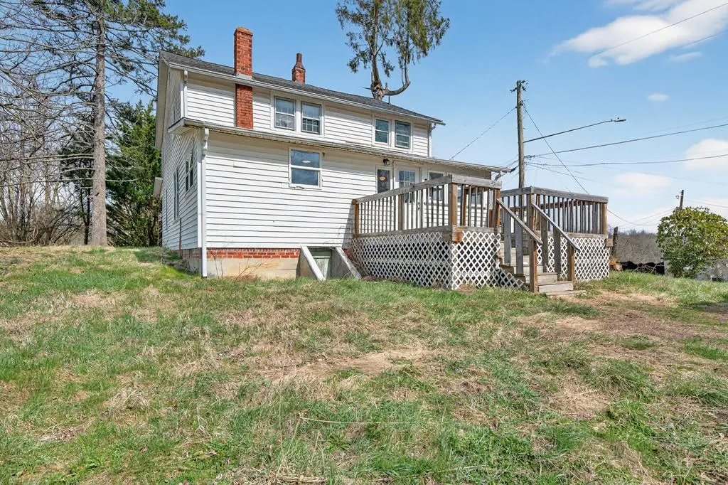 239 E Glade St, Glade Spring, VA 24340 - #1