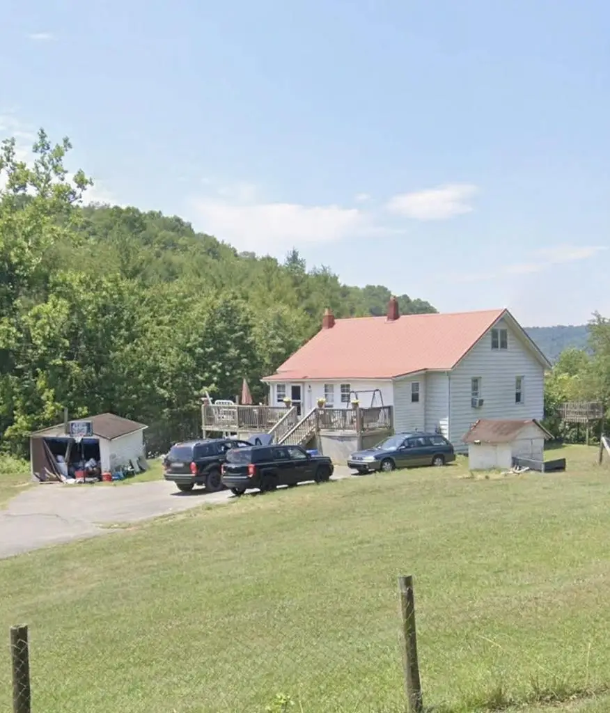 512 Barrett Street, Richlands, VA 24641 - #1