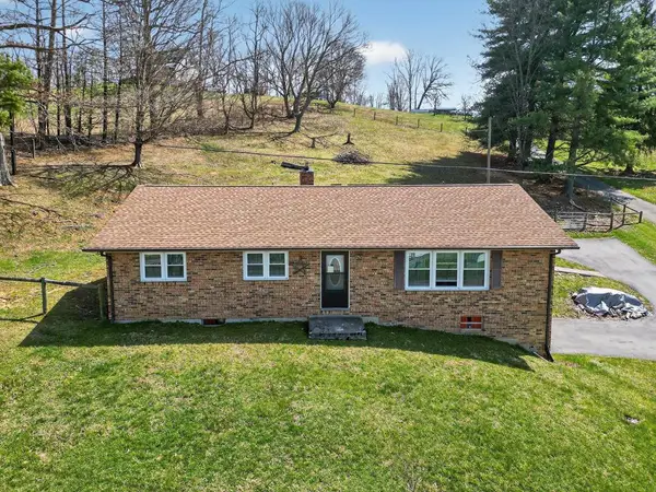 1306 Chilhowie St, Marion, VA 24354