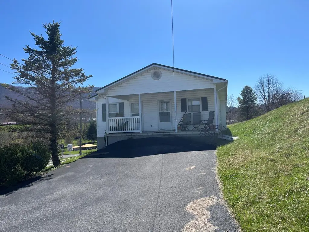 1799 Fincastle Tpke, Tazewell, VA 24651 - #1