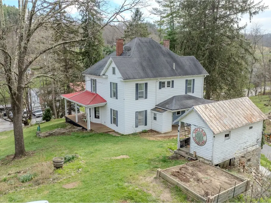 1932 Virginia Avenue, Bluefield, VA 24605 - #2