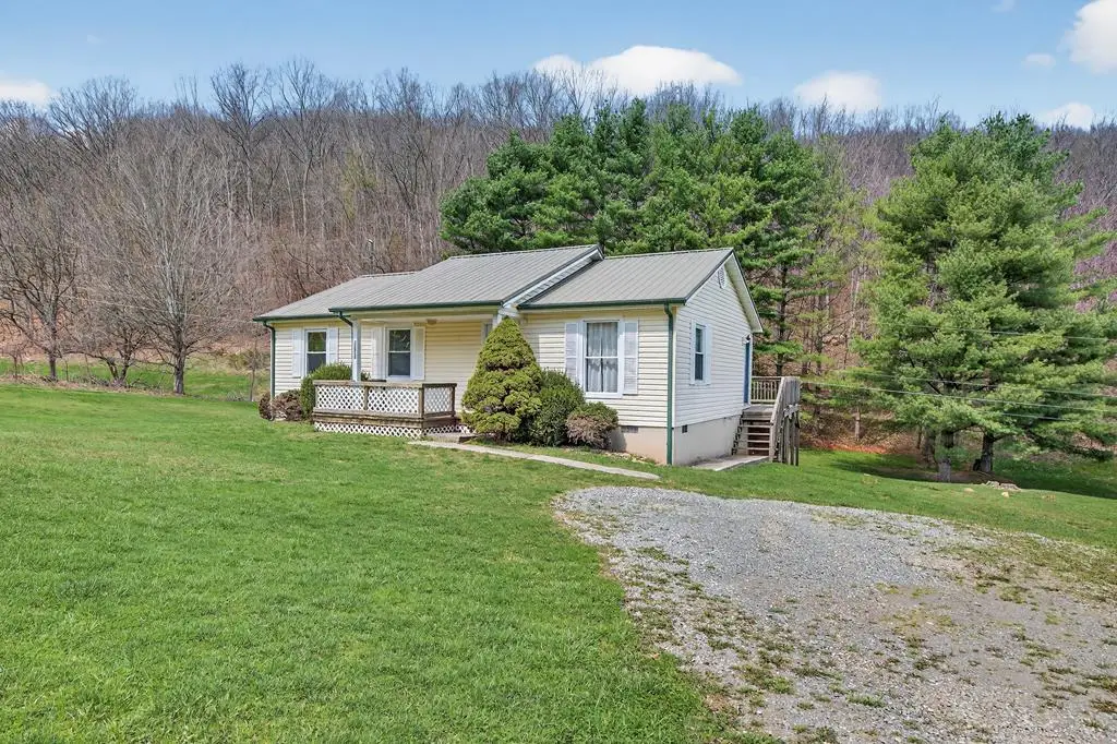 5285 Wardell Rd, Pounding Mill, VA 24637 - #1