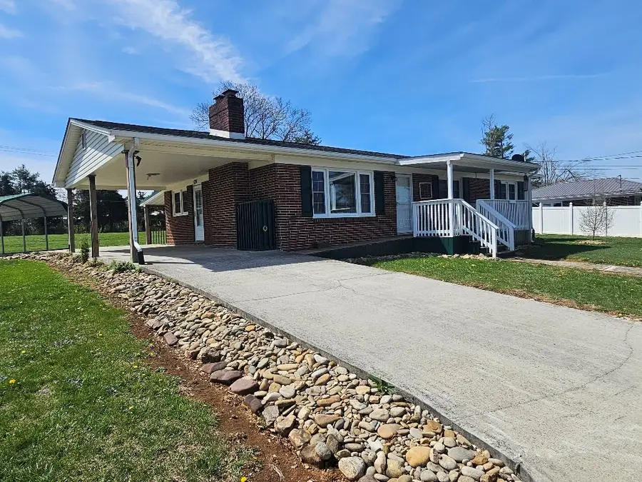 526 Friendly Circle, Marion, VA 24354 - #3
