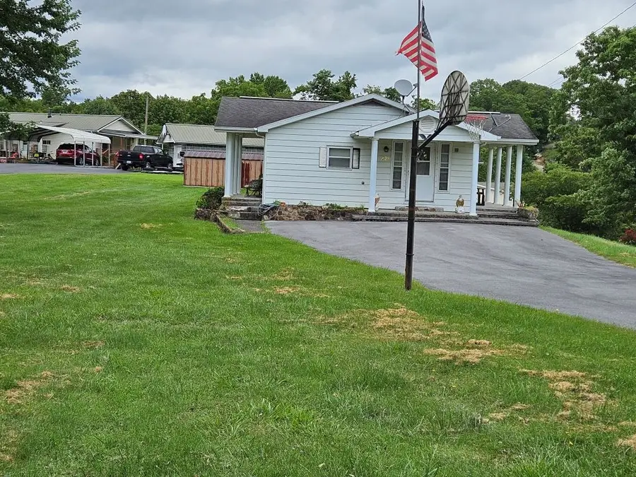 220 Gillispie Rd, Pounding Mill, VA 24637 - #2