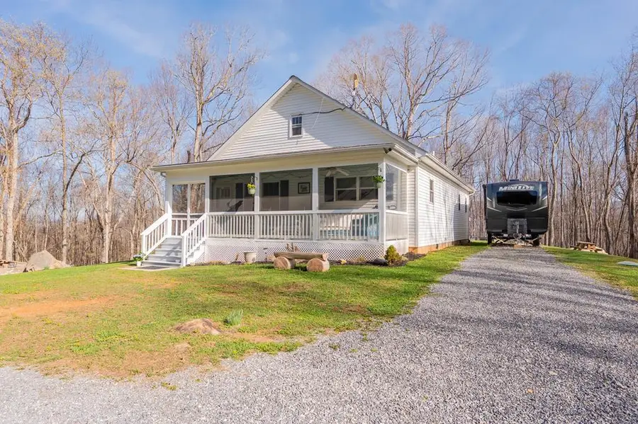 725 Cross Ave, Pearisburg, VA 24134 - #3